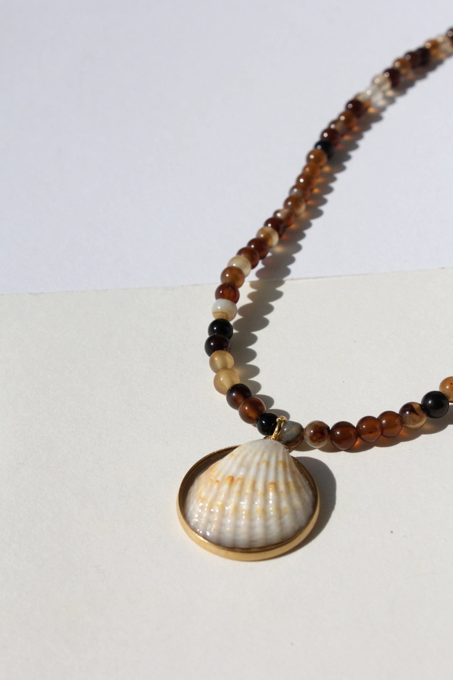 Sardonyx Archat mit Muschel